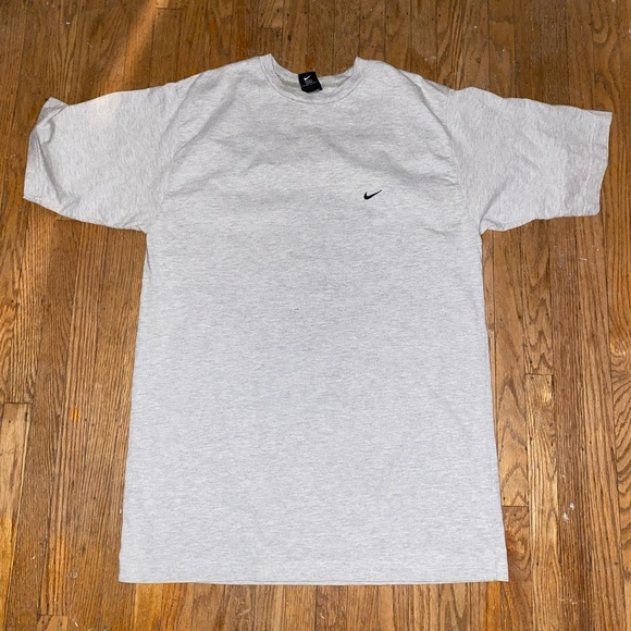 Vintage Nike t-shirt size XL. Light heather grey. No flaws. 90’s euro tagged.